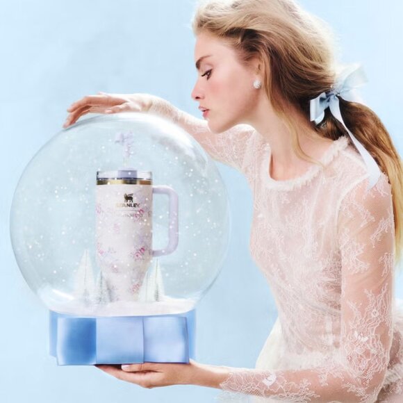 LOVESHACKFANCY X STANLEY 40oz Rosa Beaux Blue - Picture 4 of 6